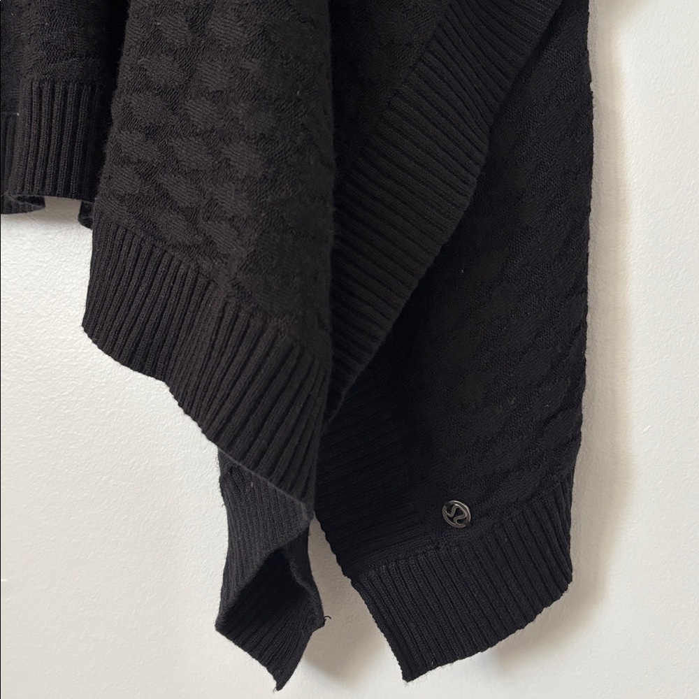 Lululemon Divinity Poncho BLACK - Picture 4 of 6